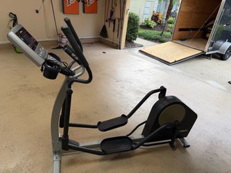 Life Fitness WhisperStride Elliptical Trainer