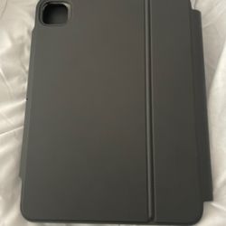 Black iPad Case With Keyboard (Magnetic)