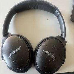 Worn Bose Quiet Comfort 35