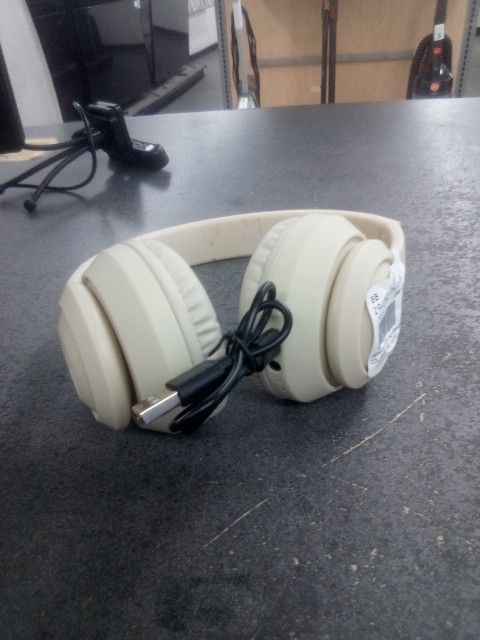 Headphones No Brand Nane