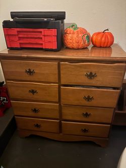 Real wood 8 Draw dresser !