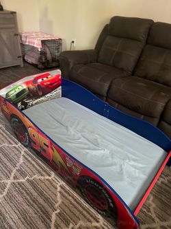 Toddler bed