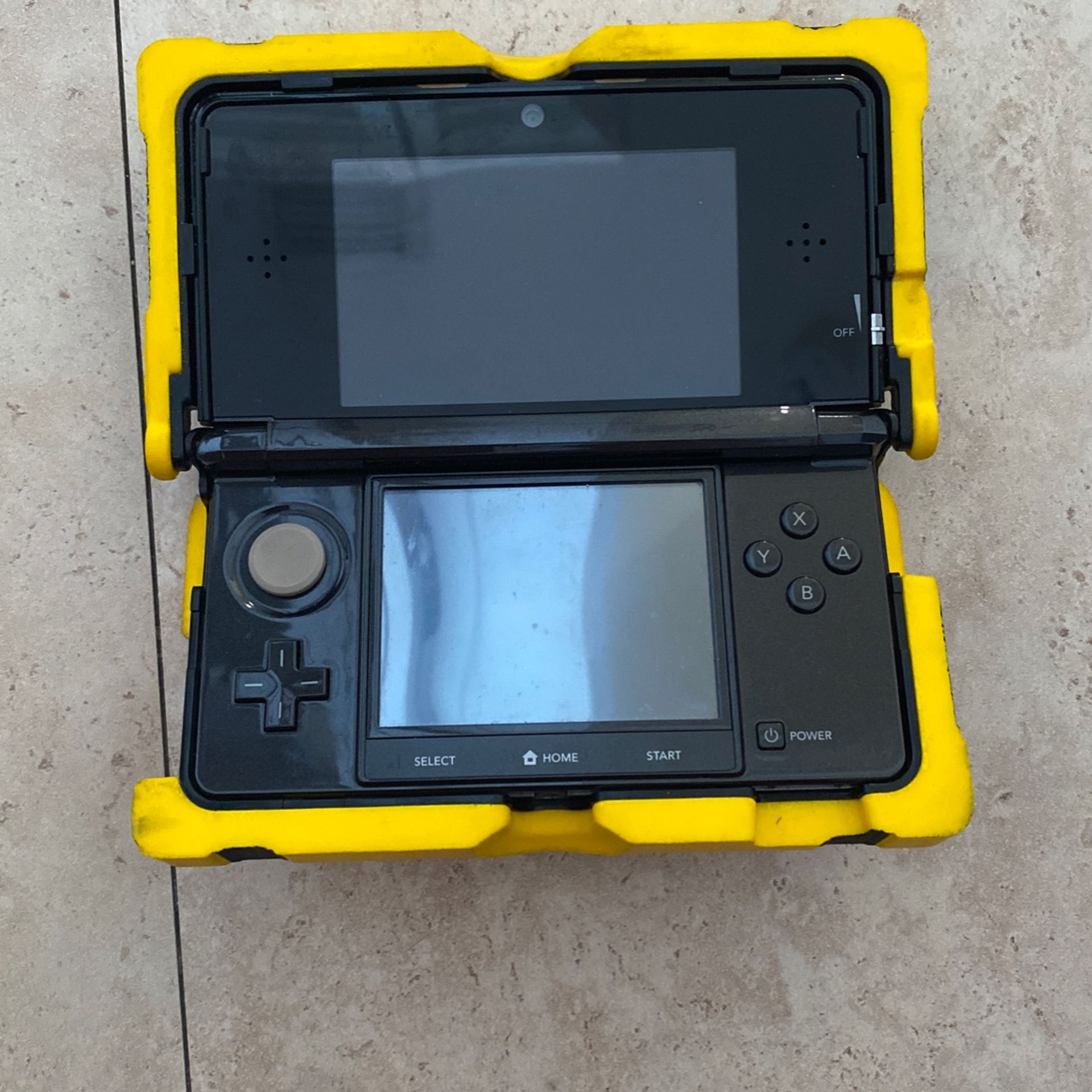 Nintendo 3Ds With Mariocart And Case