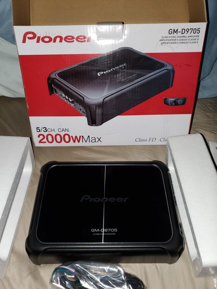 Brand new in box 2000 watt pioneer 5 channel or 3 channel amp