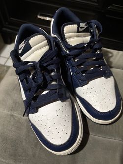 dark blue Nike dunks