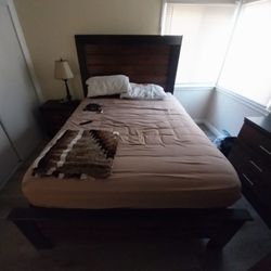 Queen Bedroom Set $1000