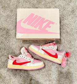Travis Scott Tropical Pink size 11C