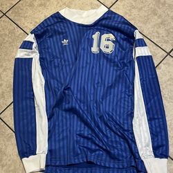 Adidas Vintage Longsleeve Shirt Size M/L?