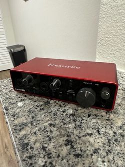 Focusrite Scarlet 2i2 3rd Gen Audio Interface