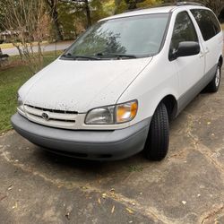1999 Toyota Sienna
