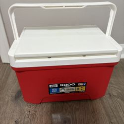 Igloo Laguna 9 Personal Cooler – 9 Qt, Holds 13 Cans