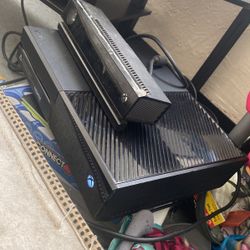 Xbox One With Kinect 