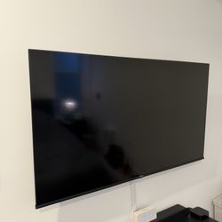 55” Hisense TV