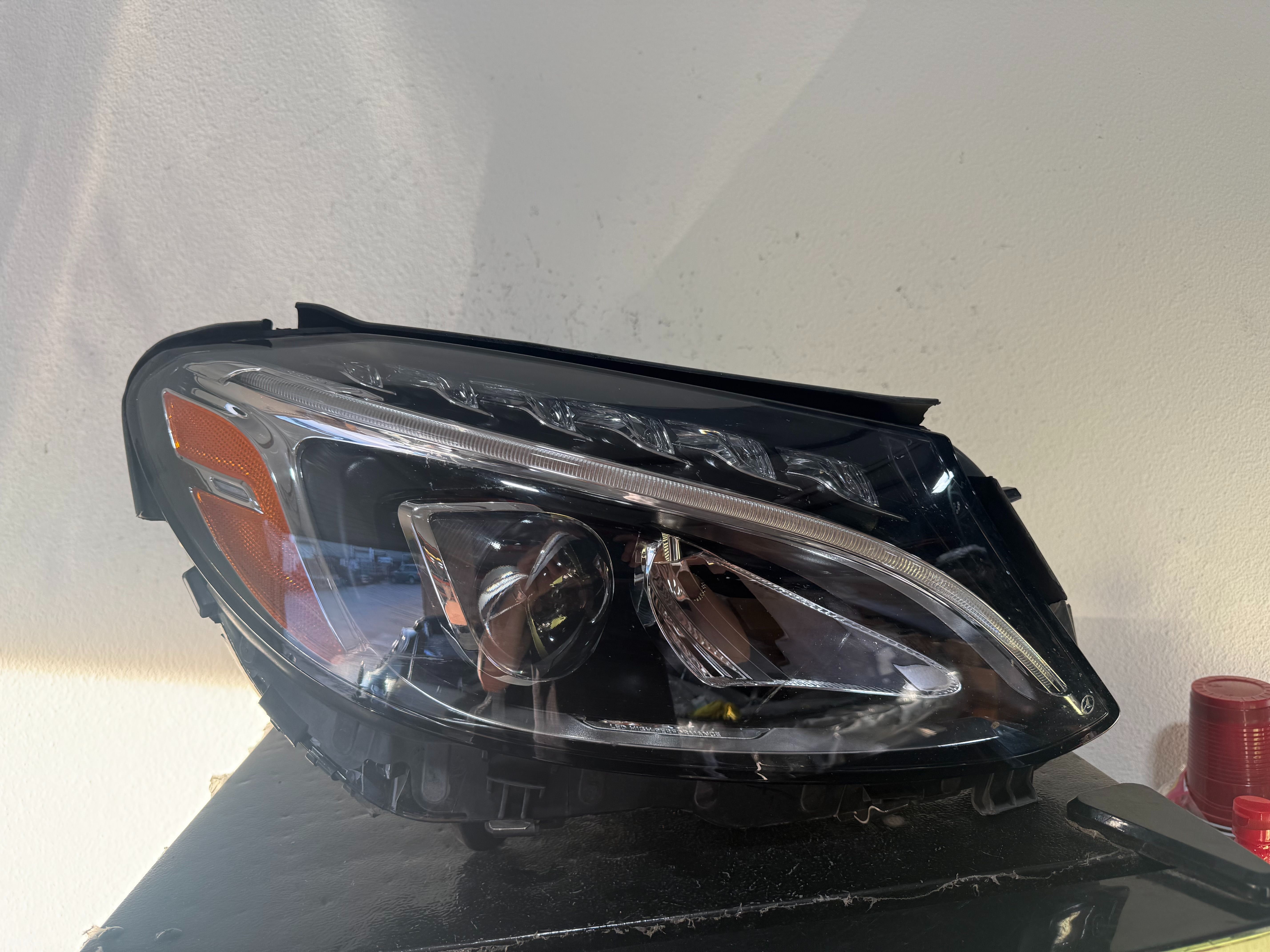 MERCEDES C300 RIGHT HEADLIGHT 2018