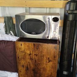 Oster Microwave  RT Read Discription