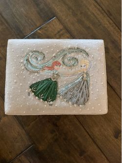 Frozen jewelry box