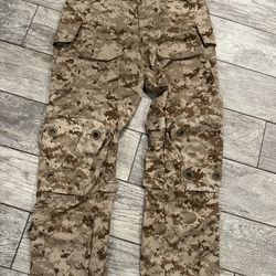 Patagonia Level 9 Combat Pants 32R – AOR1 Desert  – Unused