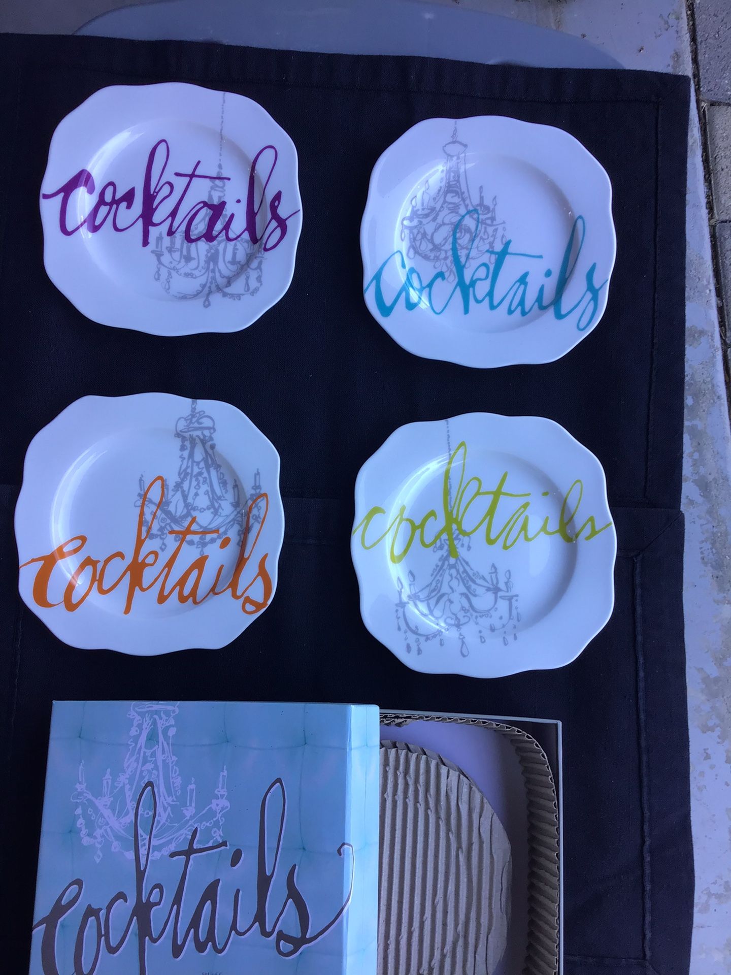 4 Cocktail Plates