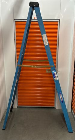 Werner 8’ fiberglass ladder