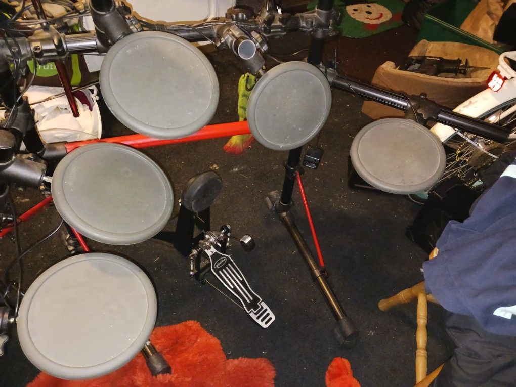 Yamaha Electric Drum Set