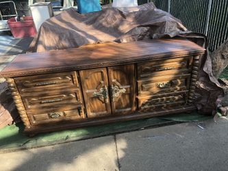 Dresser vintage