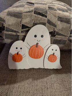Halloween ghost decor