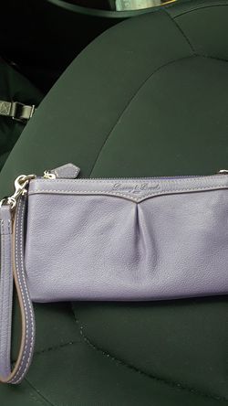 Dooney burke clean and good condition and leather