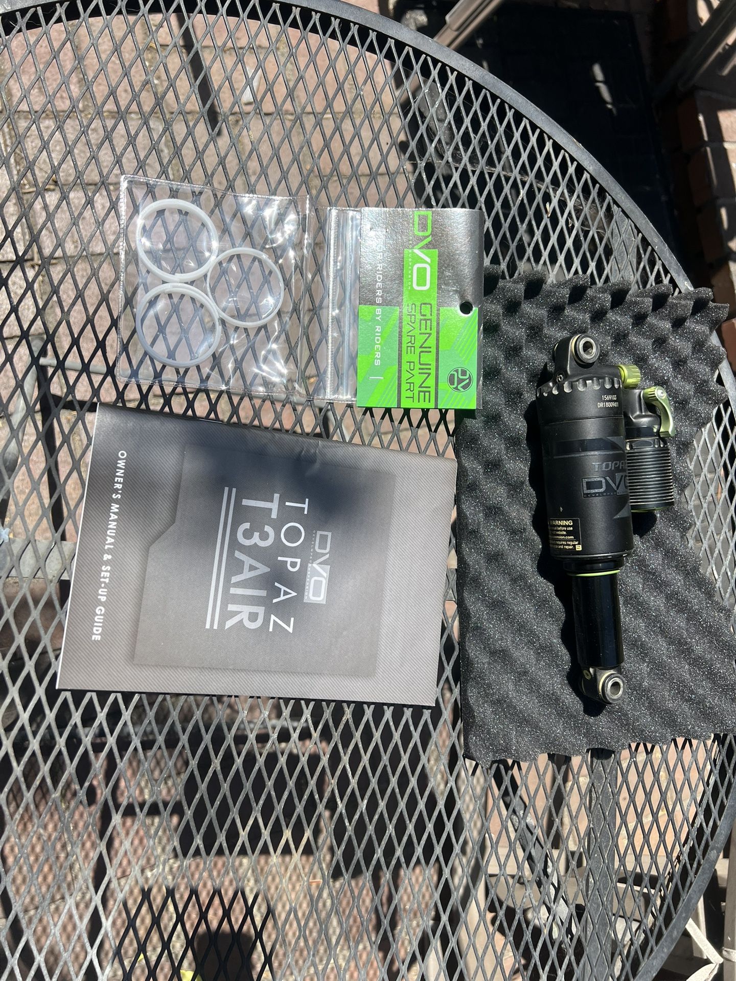 DVO Topaz T3 Rear Shock 200x50/57 Slightly Used