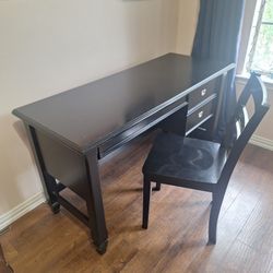 Black Desk