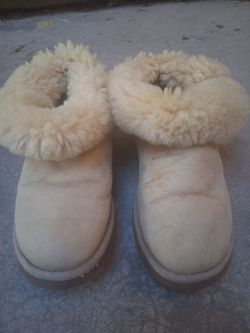 UGGS Boots Womens 7