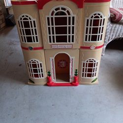 LARGE Doll House 