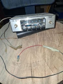Vintage AM/FM Radio