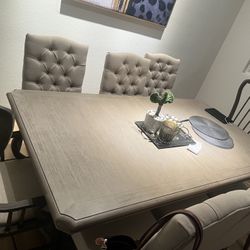 Wooden Dinning Table With Chairs 
