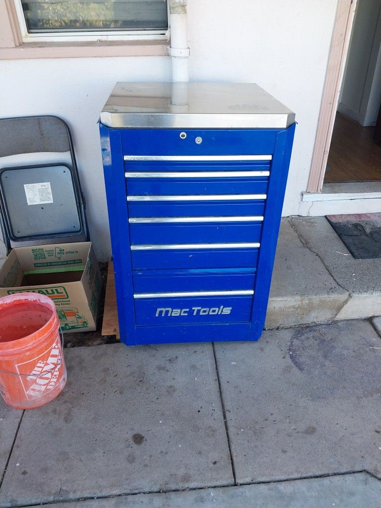 Mac toolbox side cabinet