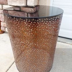 Accent Table