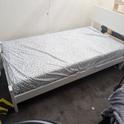 Twin Size Bed With Trundle
