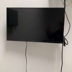 32 Inch TCL Roku TV  With Wall Mount 