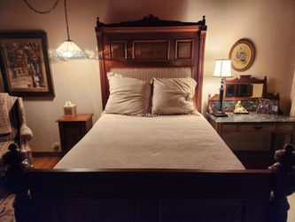 Antique/Vintage Bed