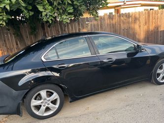Acura Black 4-Door Sedan 2011