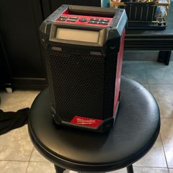 Milwaukee Speaker w/ Battery