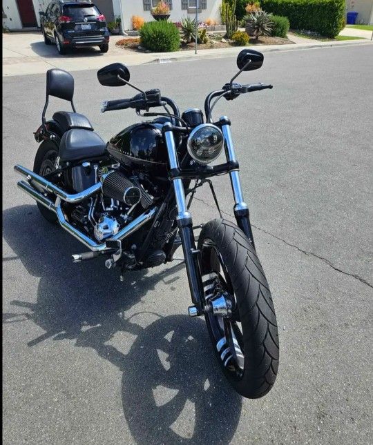 2012 Harley Davidson Blackline