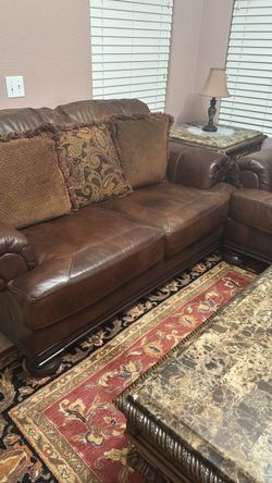 5 couches Five tables 5 couches