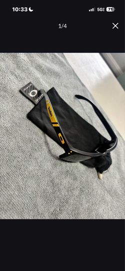 Oakley sunglass