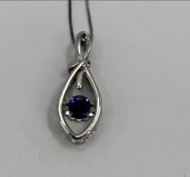 New sterling siver dancing sapphire  necklace