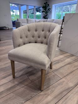 Accent chair