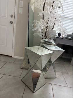2 side tables and 2 mirrors
