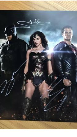‏Authentic 8x10 Inch Photograph signed by the justice league stars : ‏BEN AFFLECK, GAL GADOT & HENRY CAVILL