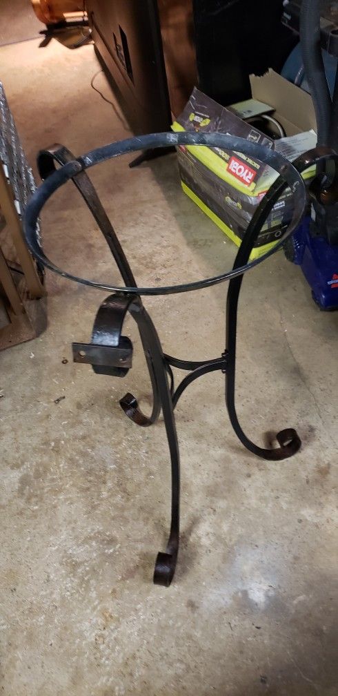 Rod iron Stand/table With Wooden Bowl. 