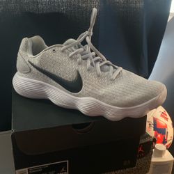 nike basketball shoes