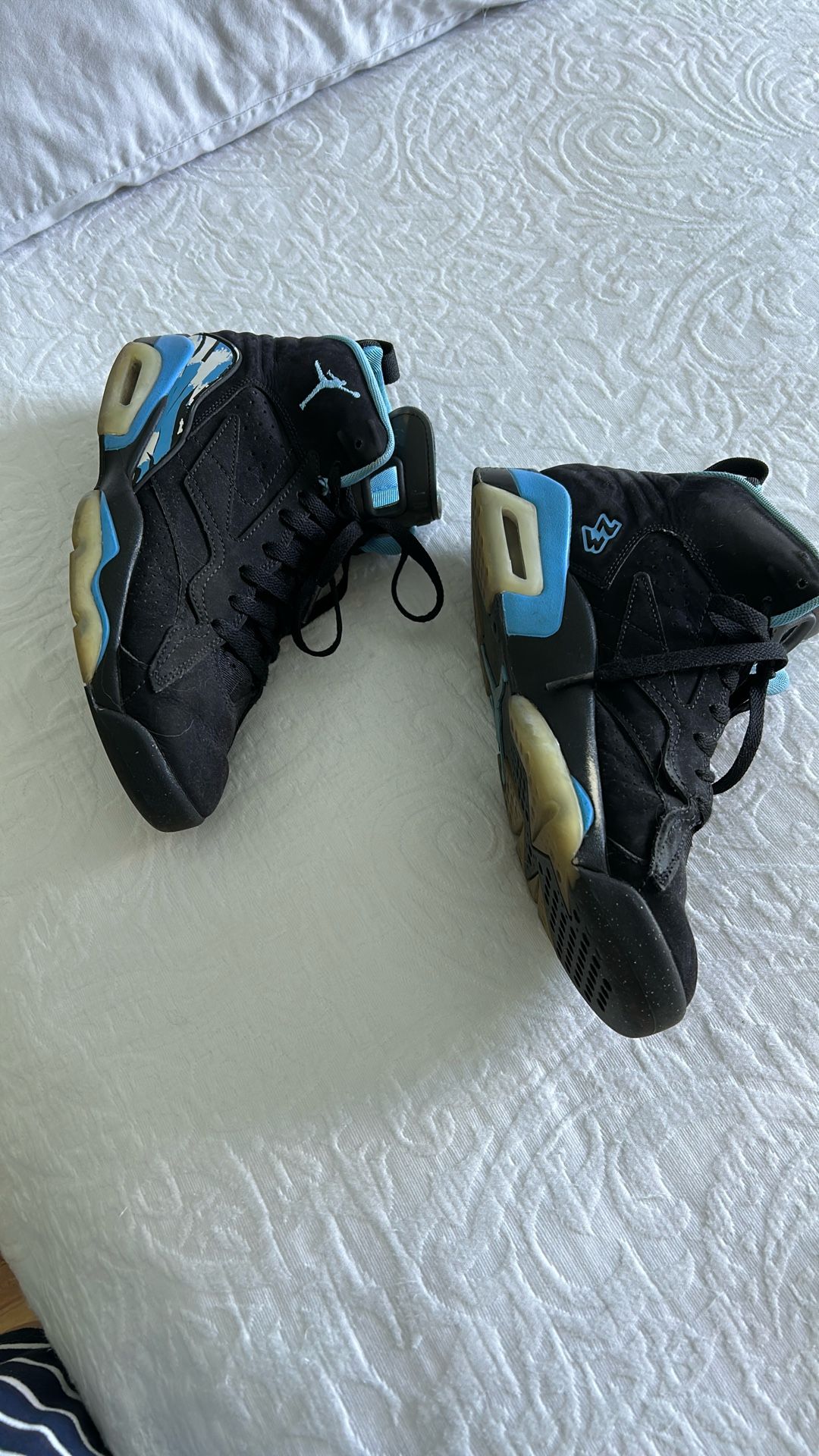 Jordan MVP Black University Blue Basketball  Shoes Size 8.5